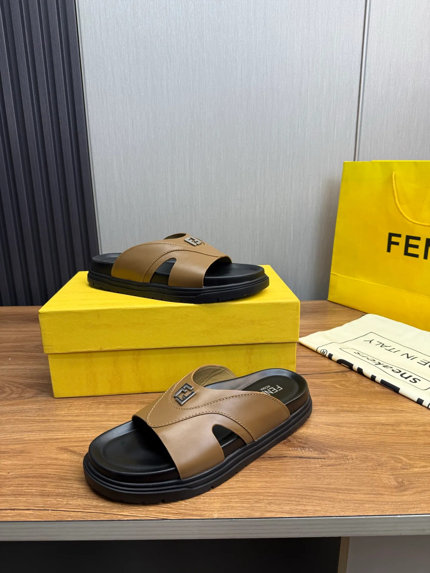 Men's shoes 💰400💰 Fendi men's slippers, made one to one on the FENDI official website, sizes 38-45 45 46 🉑️Customized!